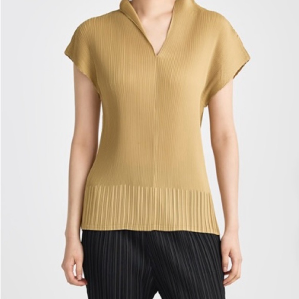 Tan pleated Cap Sleeve Blouse, one size